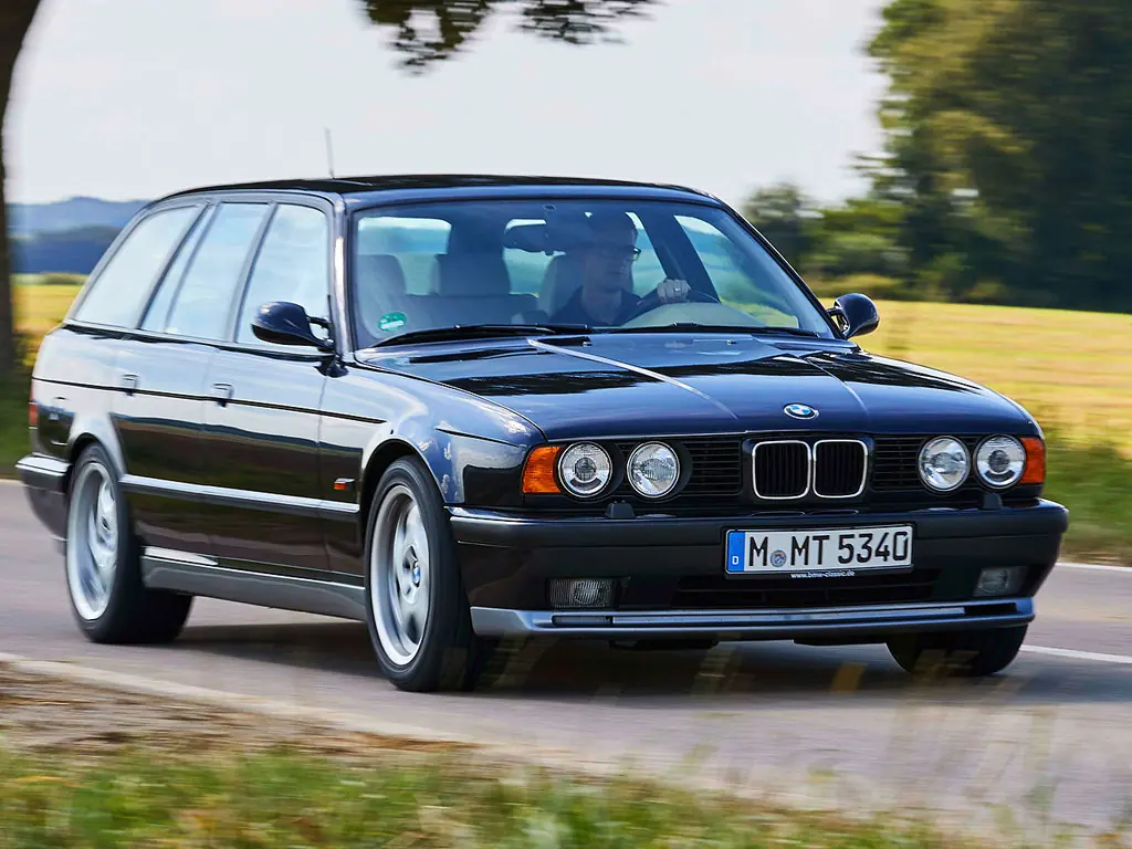 BMW M5 (E34/5S) 2 поколение, универсал (10.1992 - 02.1994)